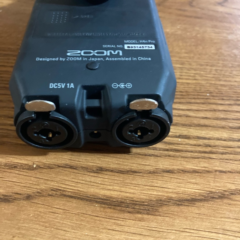 Zoom H4N Pro Portable Recorder - Picture 3 of 3